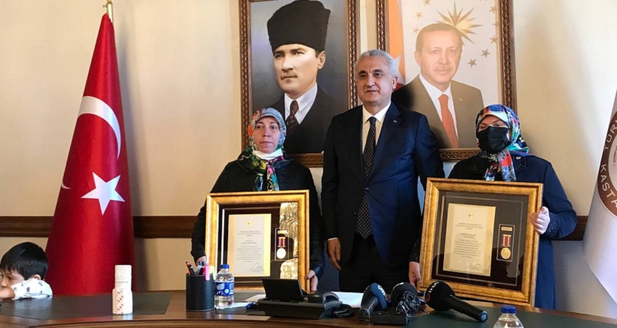 Kastamonulu iki şehit ailesine ’Devlet Övünç Madalyası’;