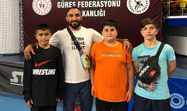 Tosyalı genç güreşçilere milli takım daveti;