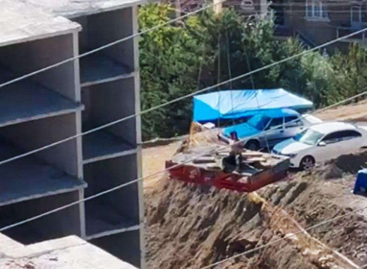 Cesaret mi!.. Ölüme davetiye çıkardı;