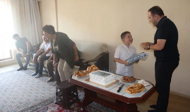 Kaymakam'dan doğum günü sürprizi;