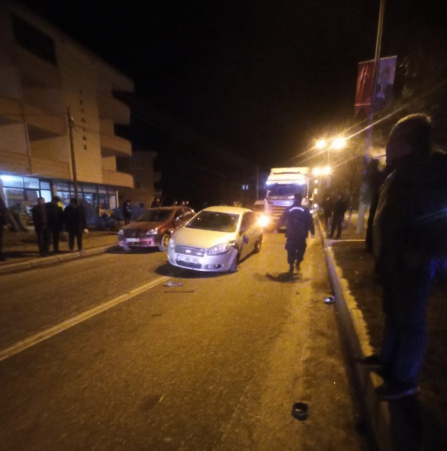 Hanönü’de iki otomobil çarpıştı: 1 yaralı;