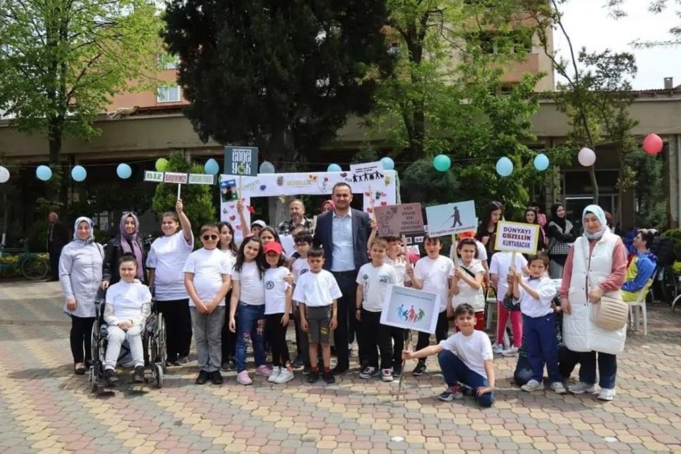Özel bireyler gönüllerince eğlendi;