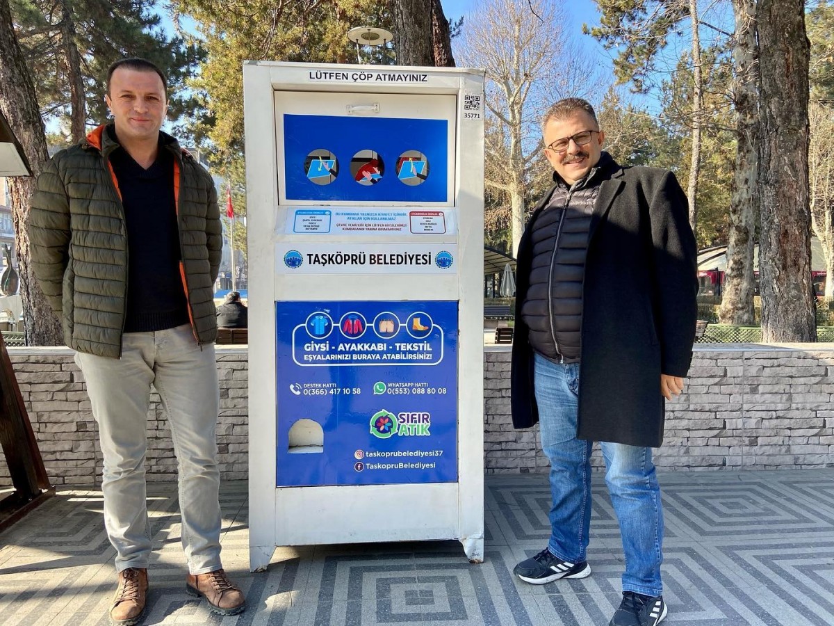 Taşköprü’de 14 noktaya giysi kumbarası konuldu;