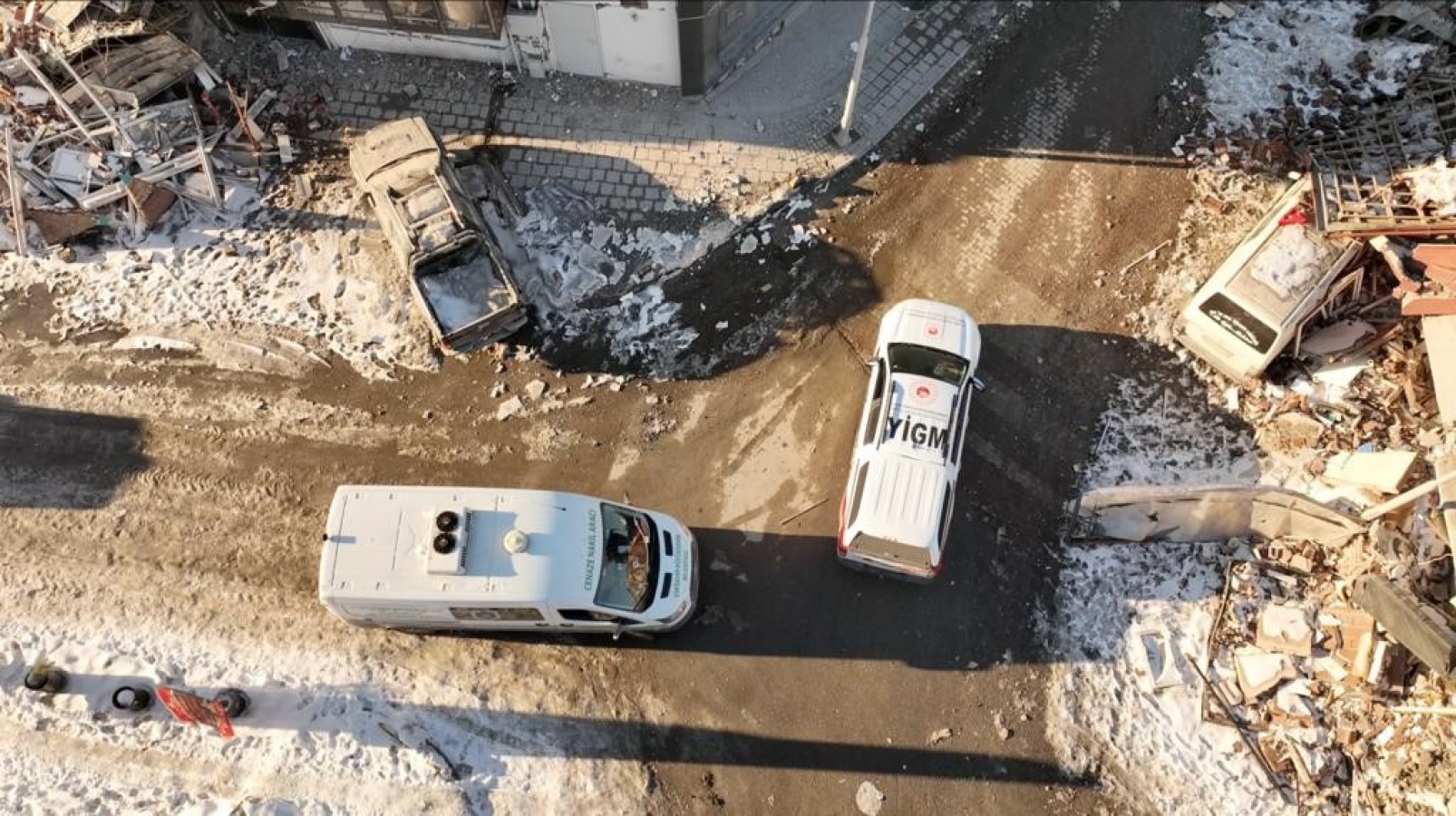 105 bin 794 binanın acil yıkılması gerekiyor;