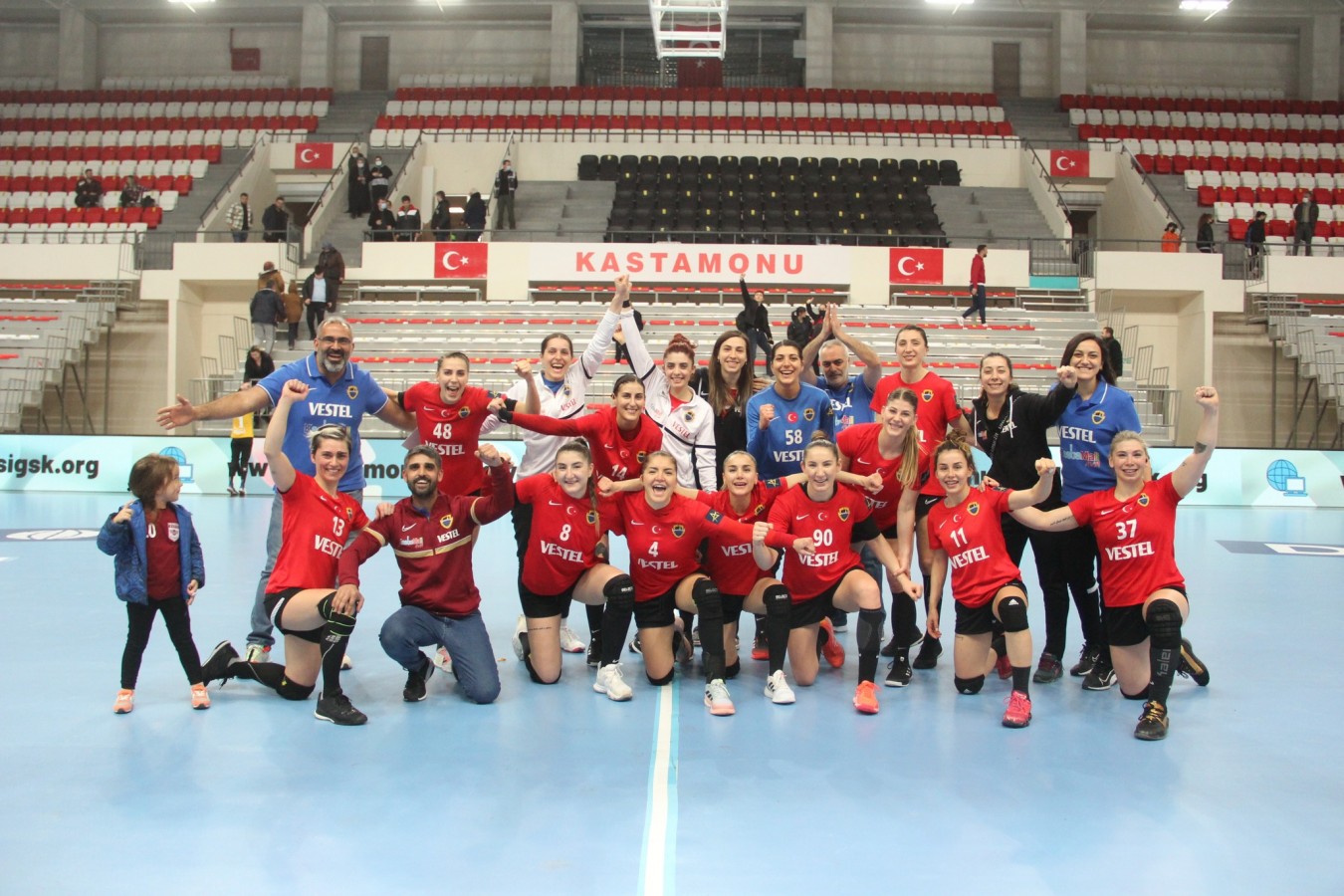 Belediyespor, rahat kazandı;