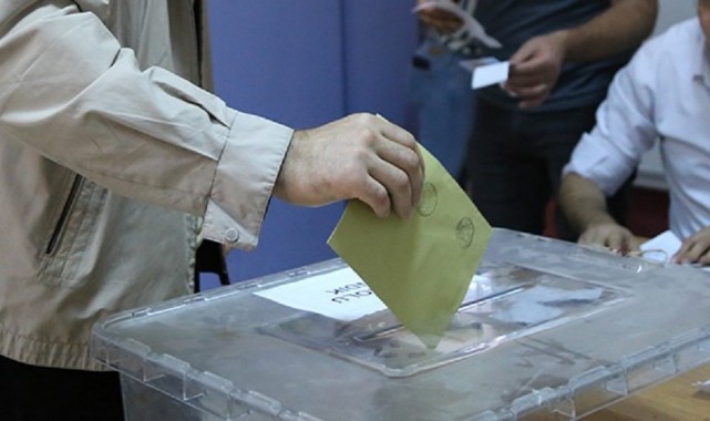 Onları ikna eden seçimi kazanacak;