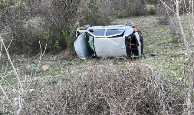 Bariyerlere çarparak şarampole yuvarlandı;