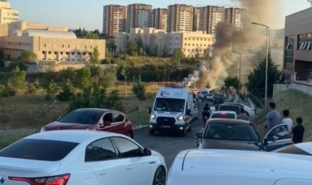 Kuzeykent'te otobüs yangını...;