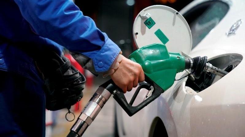 Benzin ve motorine büyük zam yolda!;
