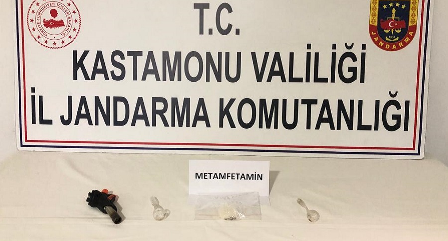 Jandarma zehire geçit vermiyor;