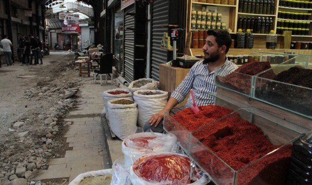 Tarihi uzun çarşıda bu bayram, sessizlik hakim...;