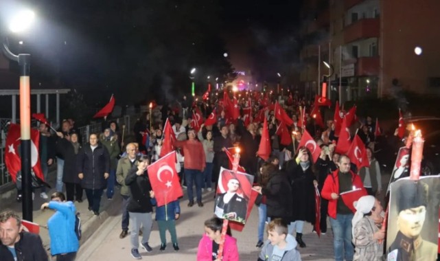 Cide'de 7'den 70'e fener alayı;
