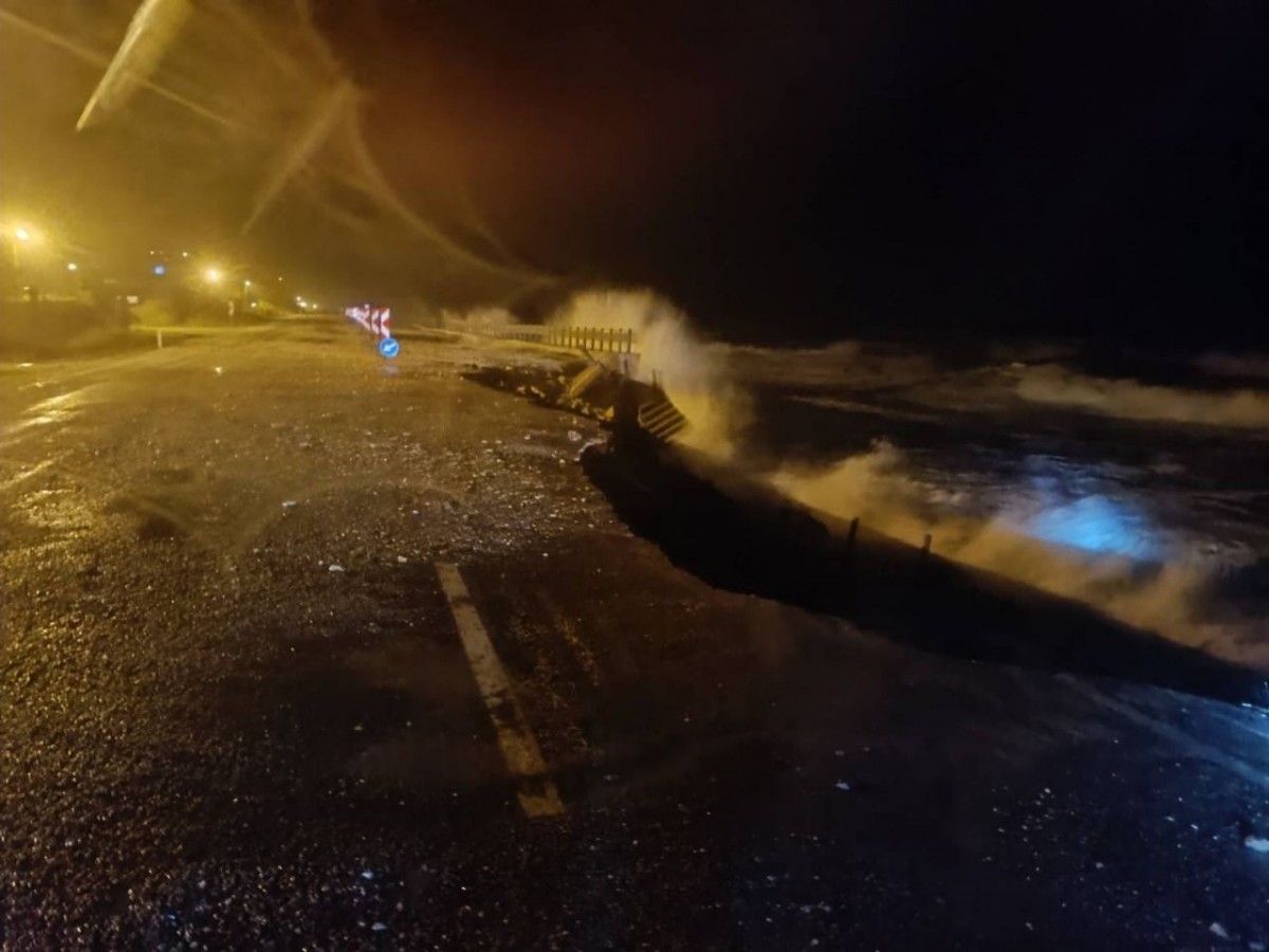 Kastamonu'da yol çöktü!;