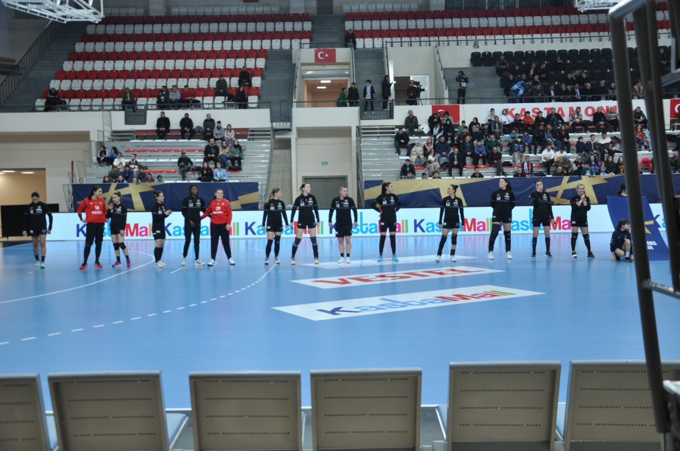 Belediyespor kadrosunda 14 oyuncu kaldı;