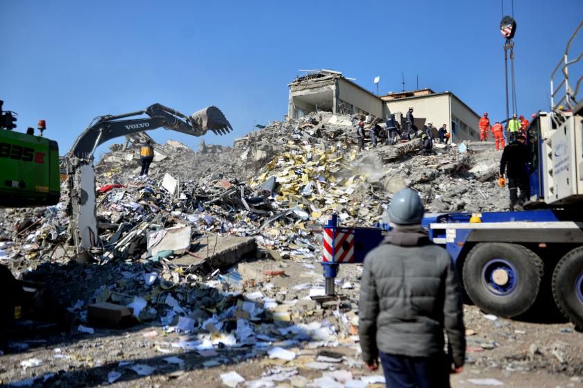 Sigorta sektörü deprem bölgesinde hasar ödemelerine başladı;