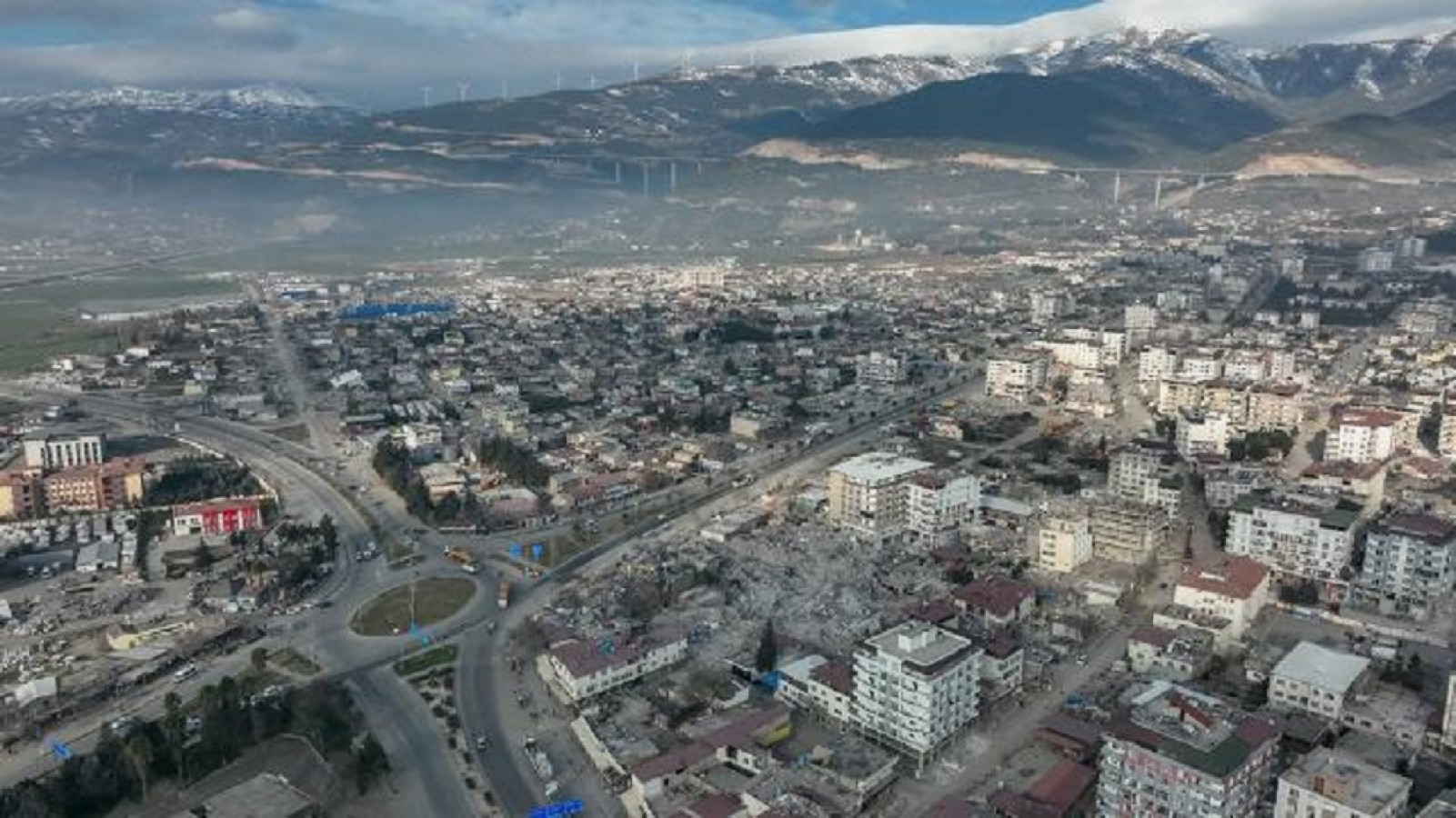 Ev ve iş yerleri hasarlı depremzedelerin elektrik borçları silinecek;