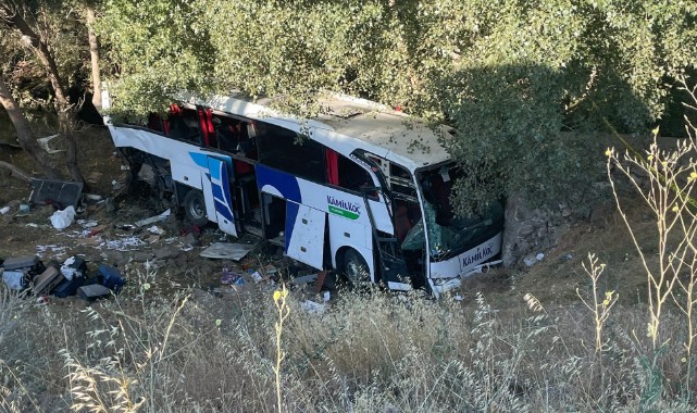Korkunç kaza! Yolcu otobüsü şarampole uçtu: 12 kişi hayatını kaybetti, 19 yaralı;
