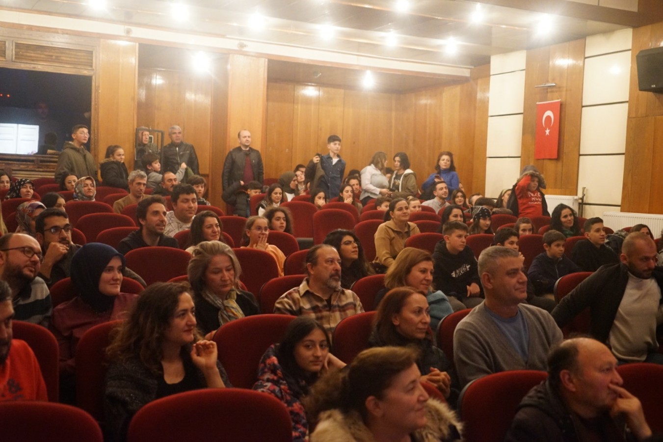 ‘Yaşlı Bir Palyaço Aranıyor’ oyunu büyük ilgi gördü