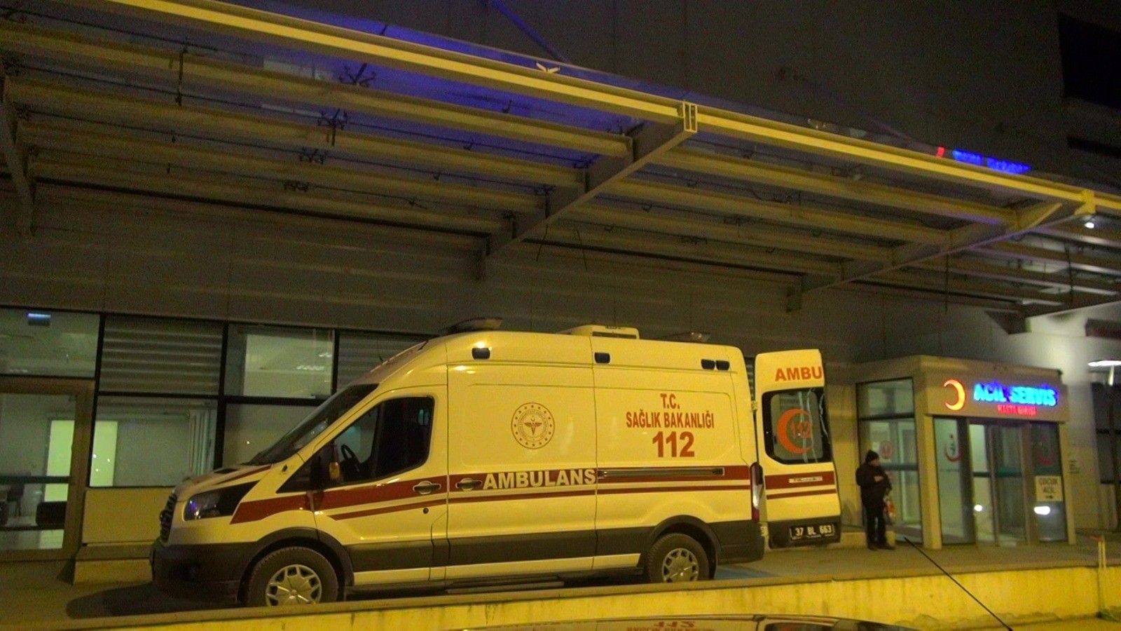 Tüfekle yaralanan genç kız hayatını kaybetti;