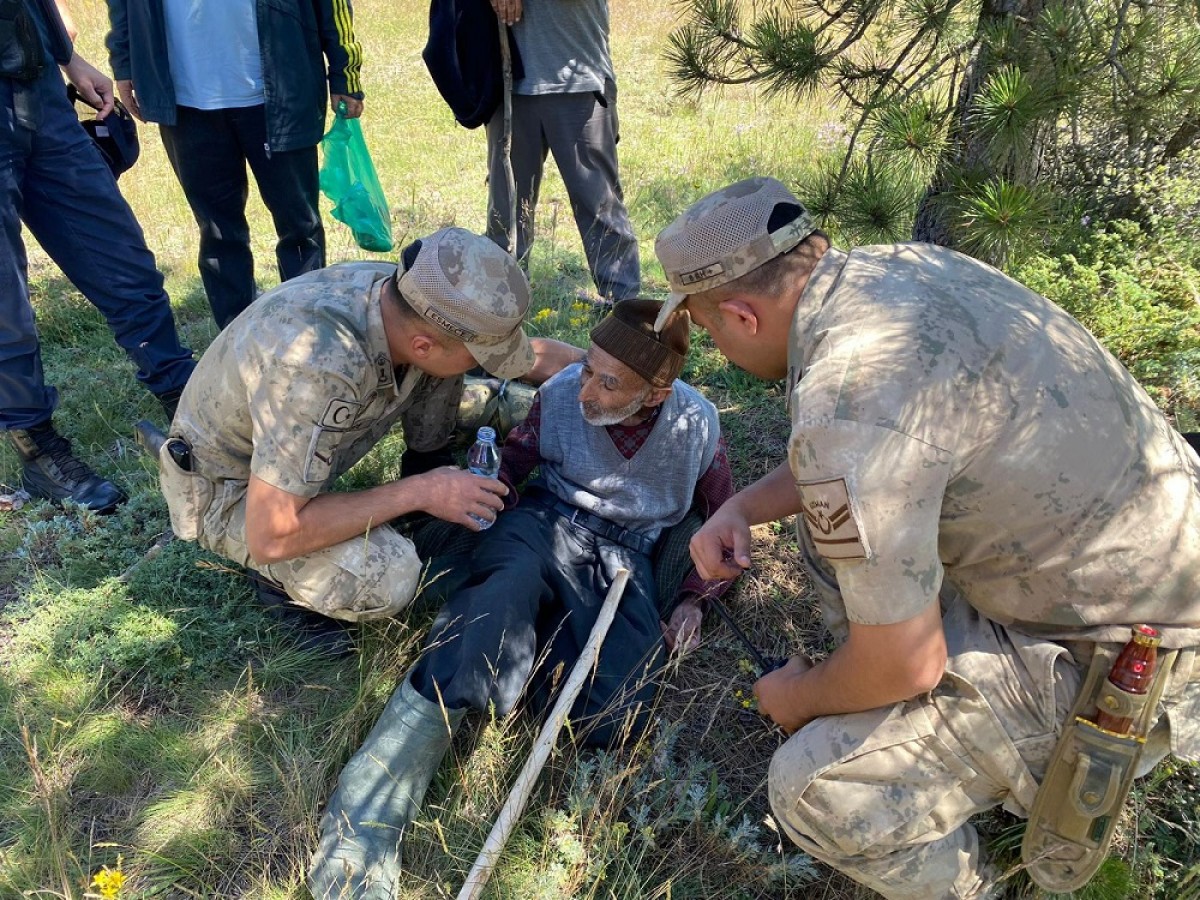 Yaşlı adamı Jandarma buldu;