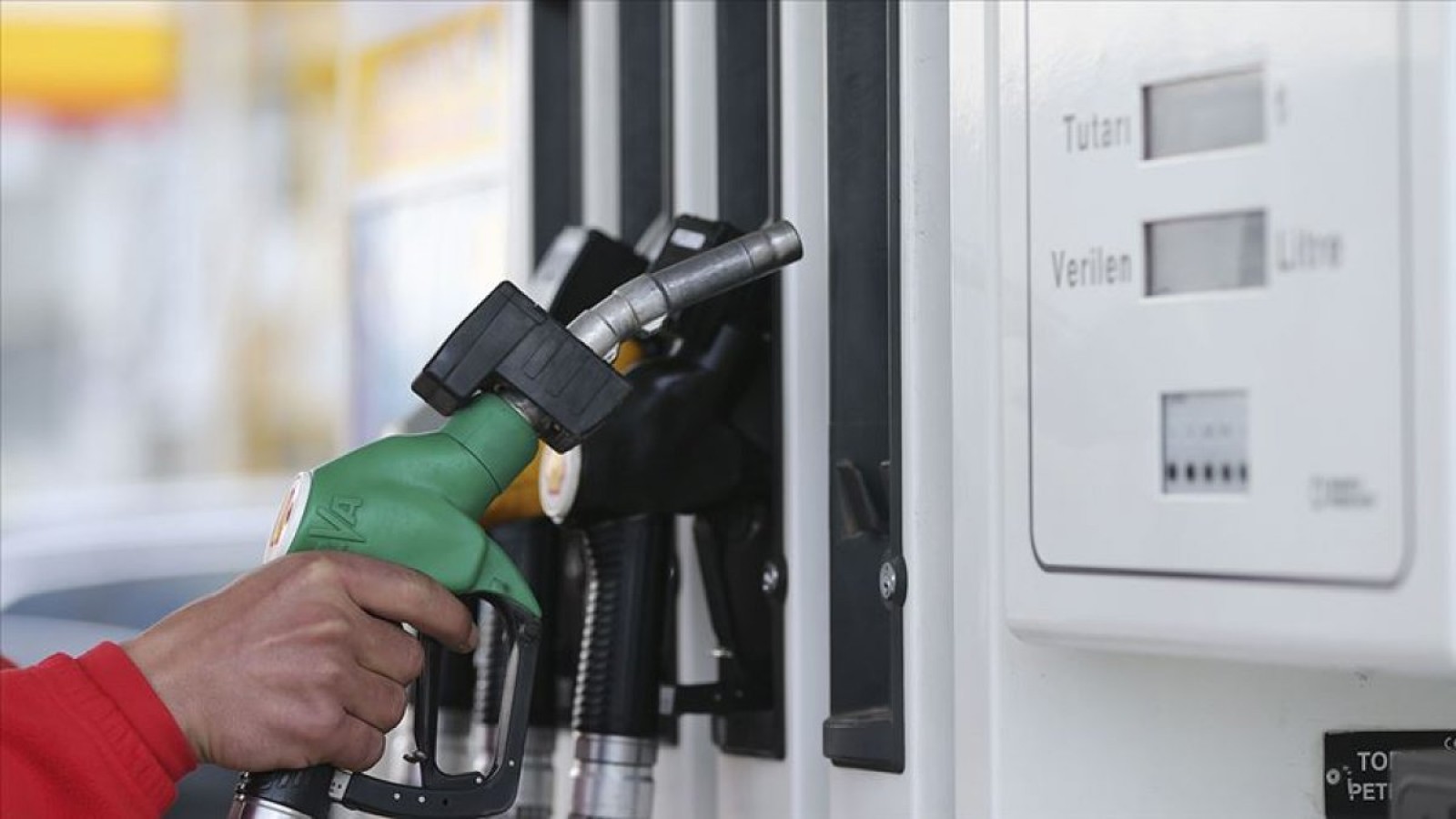 Benzine zam geliyor;