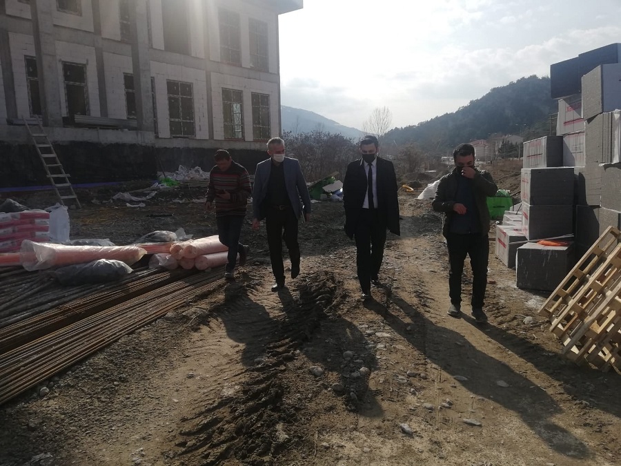 Kaymakam Bütün yeni hükümet konağını inceledi;