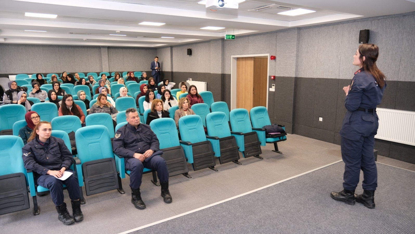 İnebolu’da kadına şiddetle mücadele semineri;