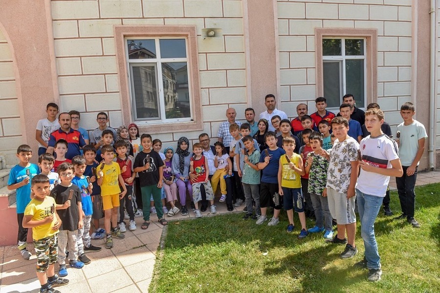 Öğrencilere, yangın ve deprem tatbikatı;