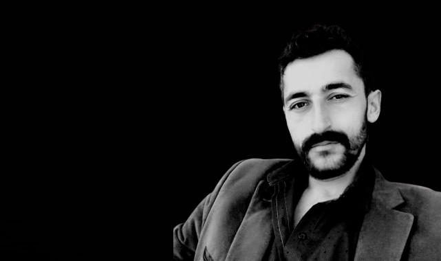 Traktör devrildi, hayatını kaybetti;