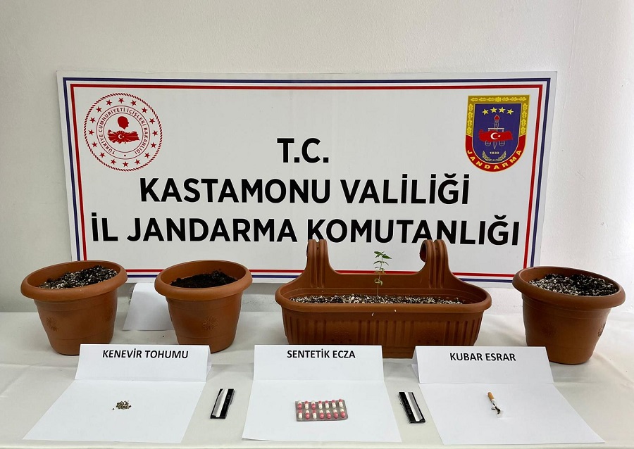 Kastamonu'da uyuşturucudan 2 gözaltı;
