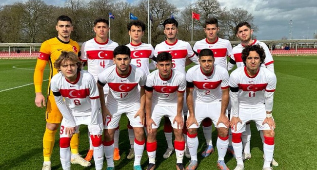 Alptekin’li U19 milli takımı İzlanda ile berabere kaldı;