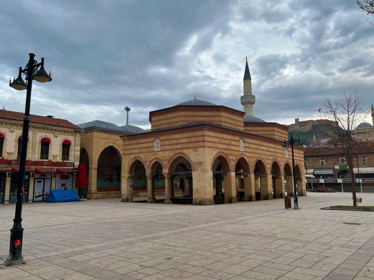 Kastamonu sokaklarında iftar sessizliği!;