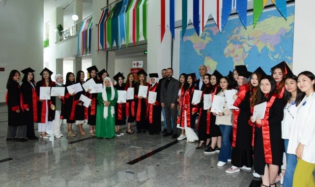 Yabancı öğrenciler sertifikalarını aldı;