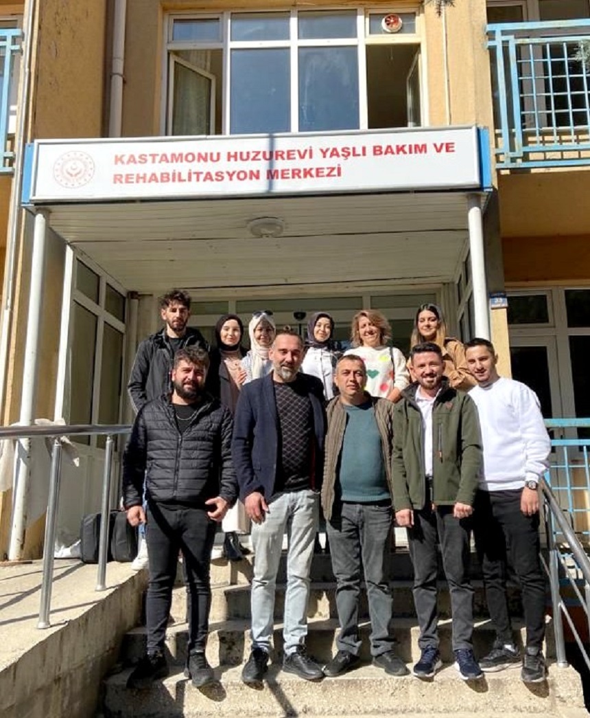 Huzurevinde saç kesim ve bakımı yapıldı;