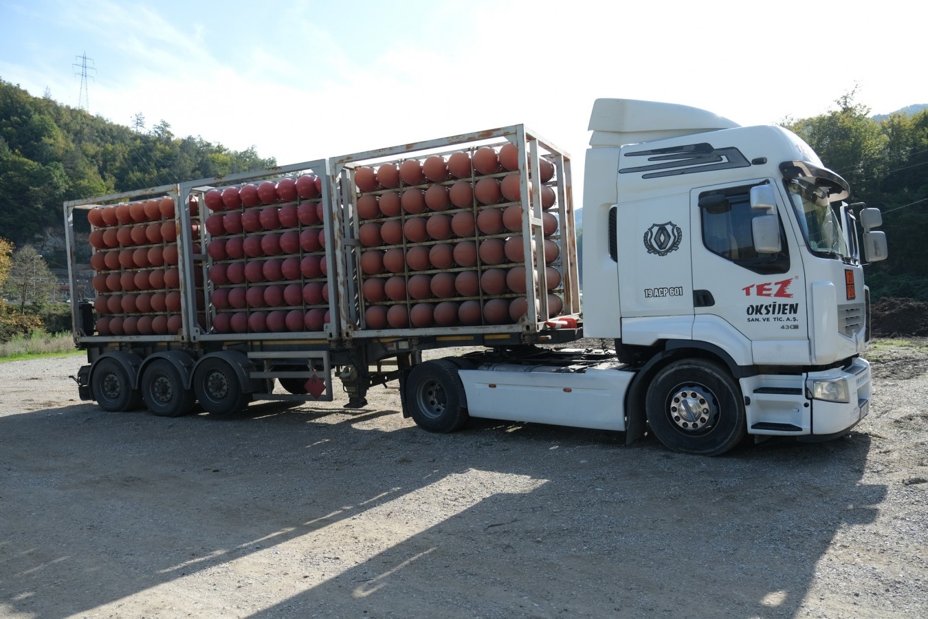 İnebolu’ya ilk doğalgaz tırı geldi;