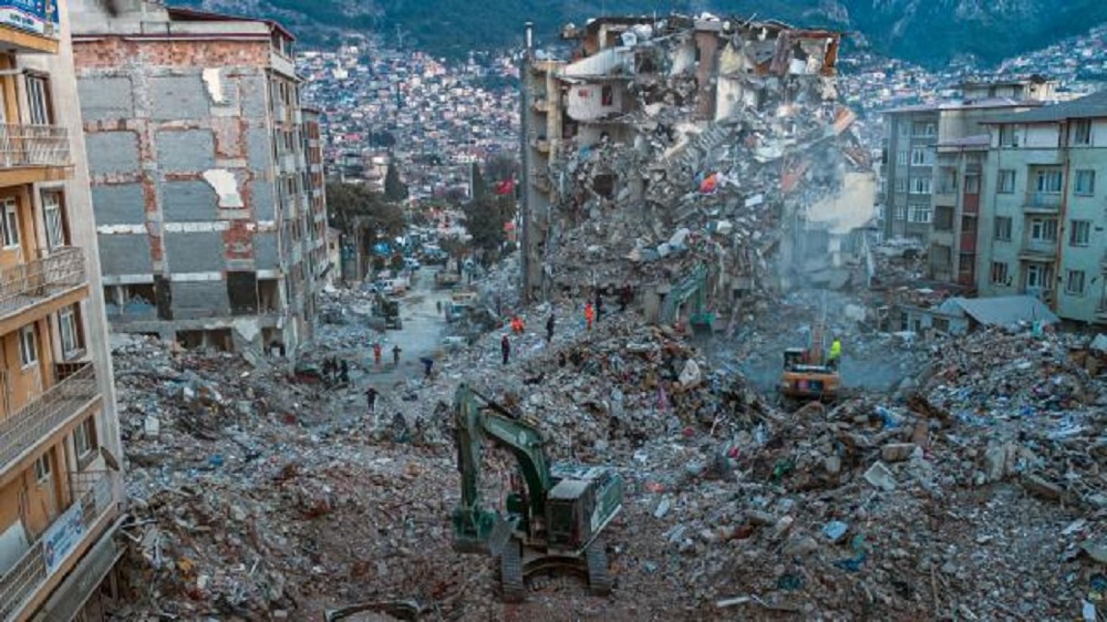 Depremde can kaybı 44 bin 374 oldu;