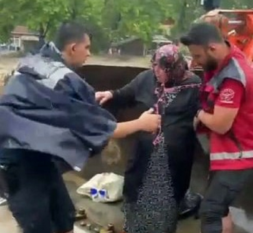 Çıplak ayakla tahliye;