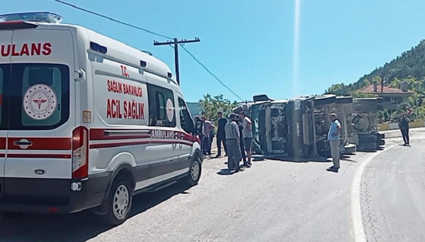 3 kişi yaralandı;
