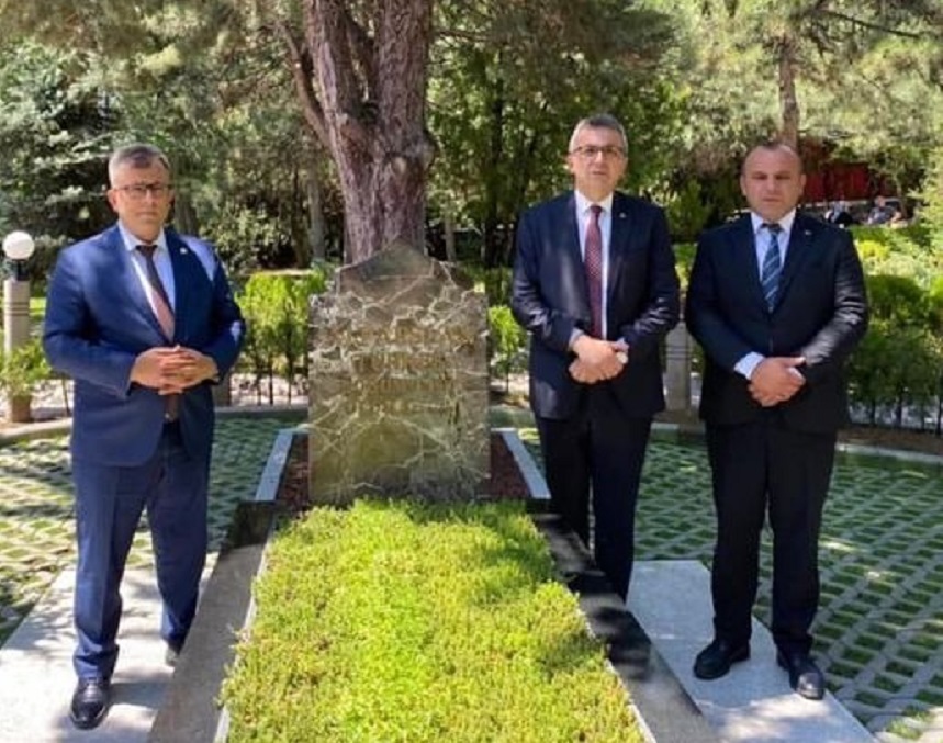 “Rahmet minnet ve özlemle anıyoruz”;