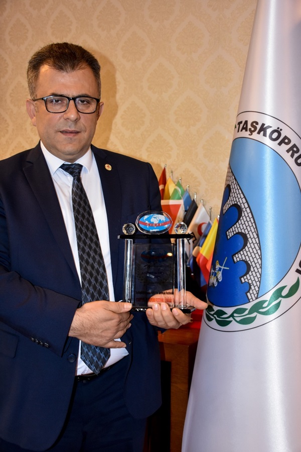 Taşköprü Belediyesi’ne ‘en iyi festival’ ödülü;
