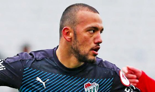 Örnek, KSK maçında forma giyemeyecek;