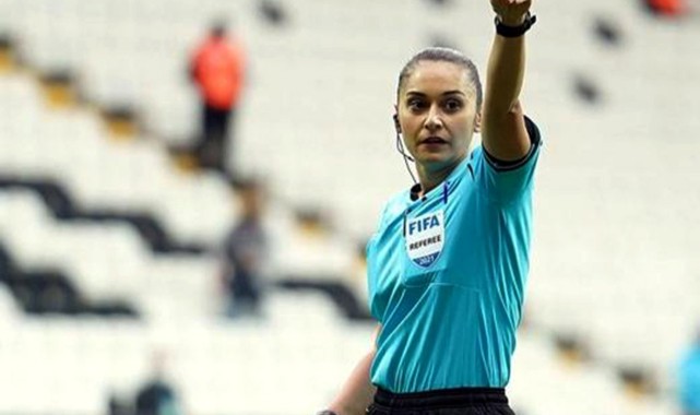Maçın hakemi Neslihan Muratdağı;