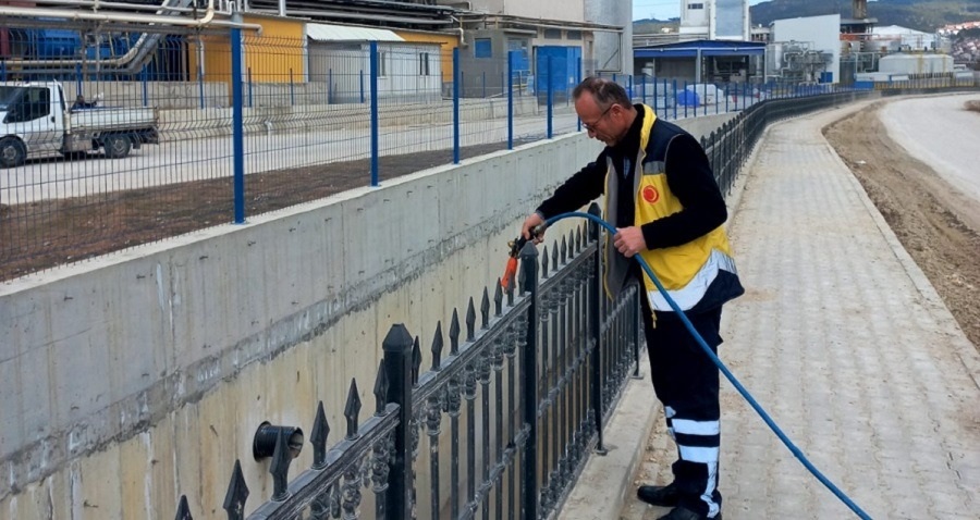 Belediye haşere ile mücadele ediyor;