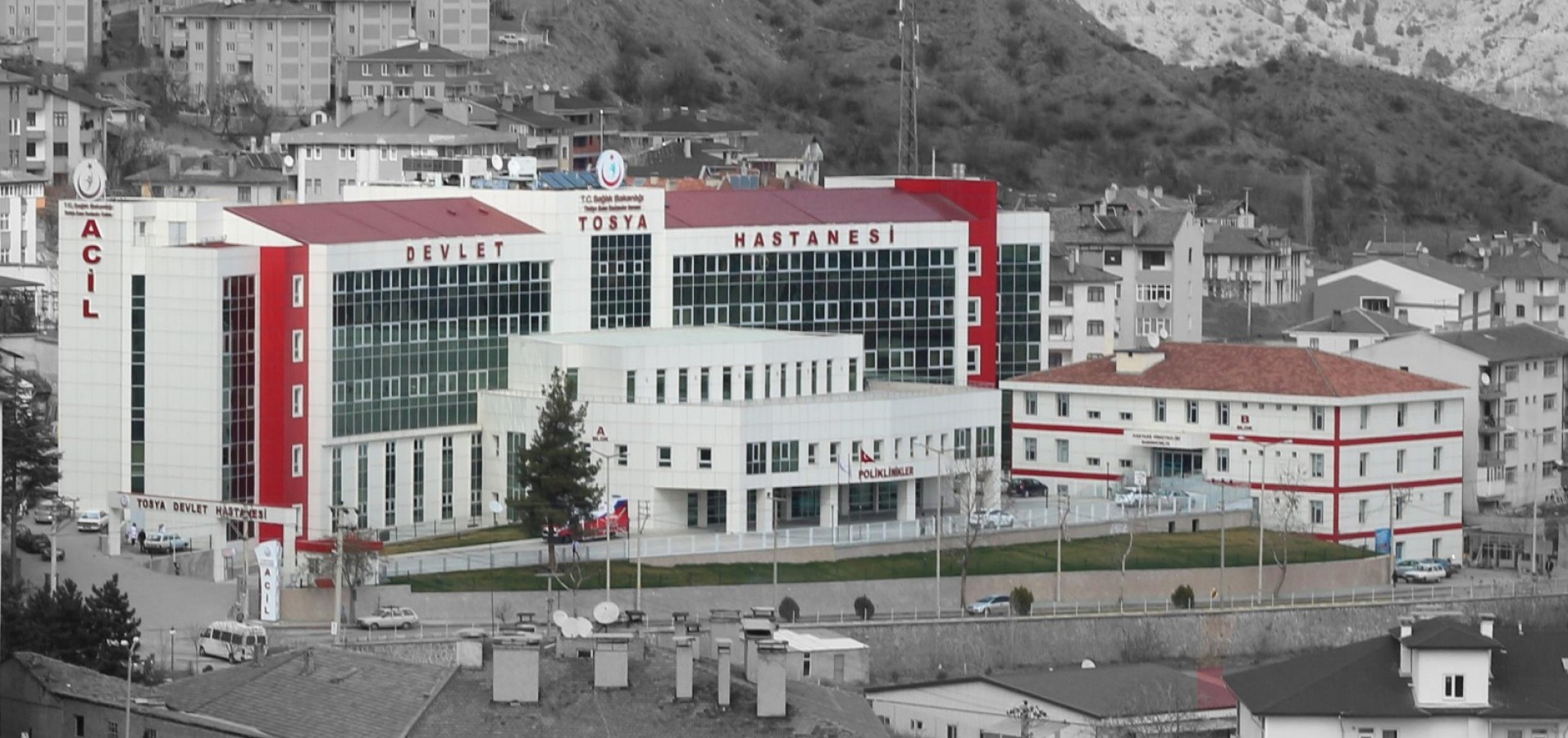 5. kattan düşen çocuk yaralandı;