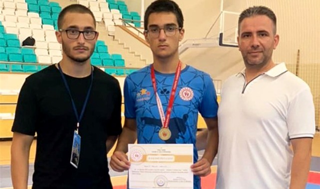 Kastamonulu taekwondocular Sinop'tan dereceyle döndü;