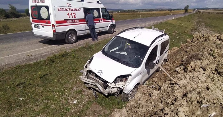 Devrekani’de kaza: 3 yaralı;