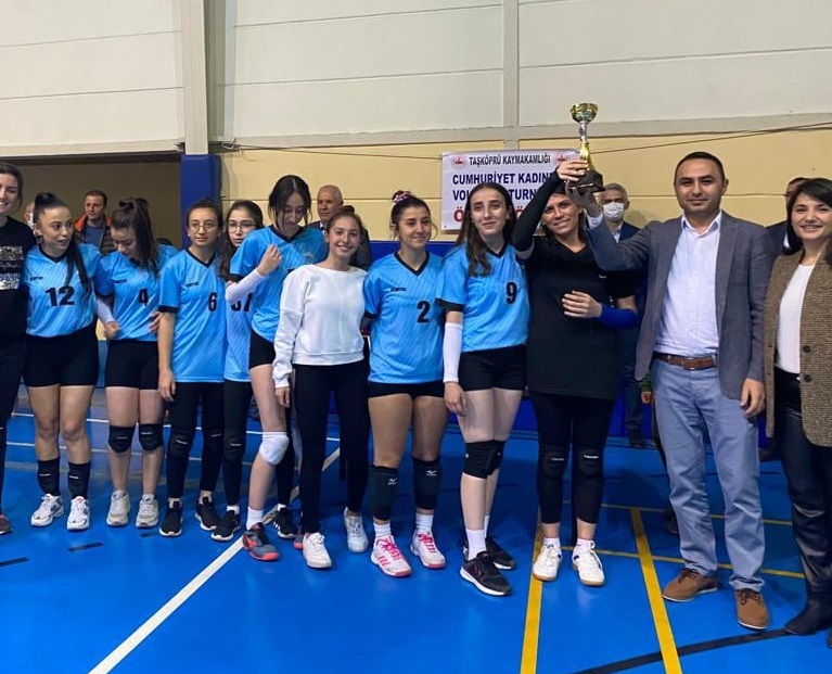 Kupaya Taşköprü Belediyesi uzandı;