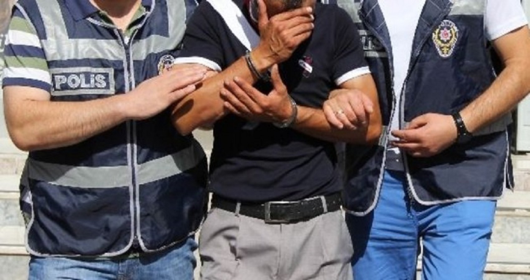 Mezarlıktan demir çalan şahıs yakalandı;